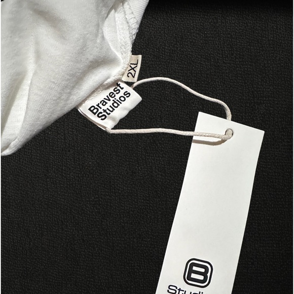 BRAVEST STUDIOS White Mystery Tshirt size XXL - Picture 5 of 6